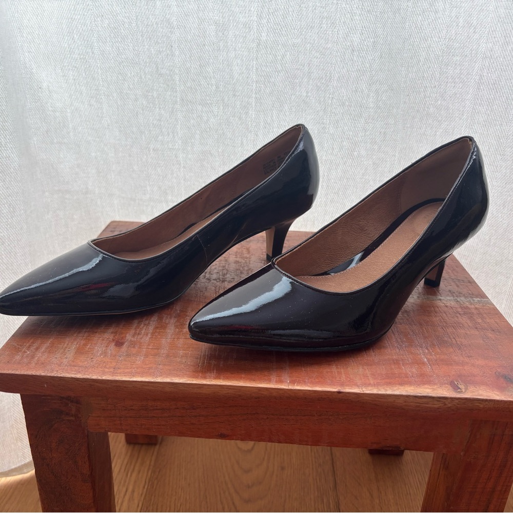 Clarks Burgundy Heels